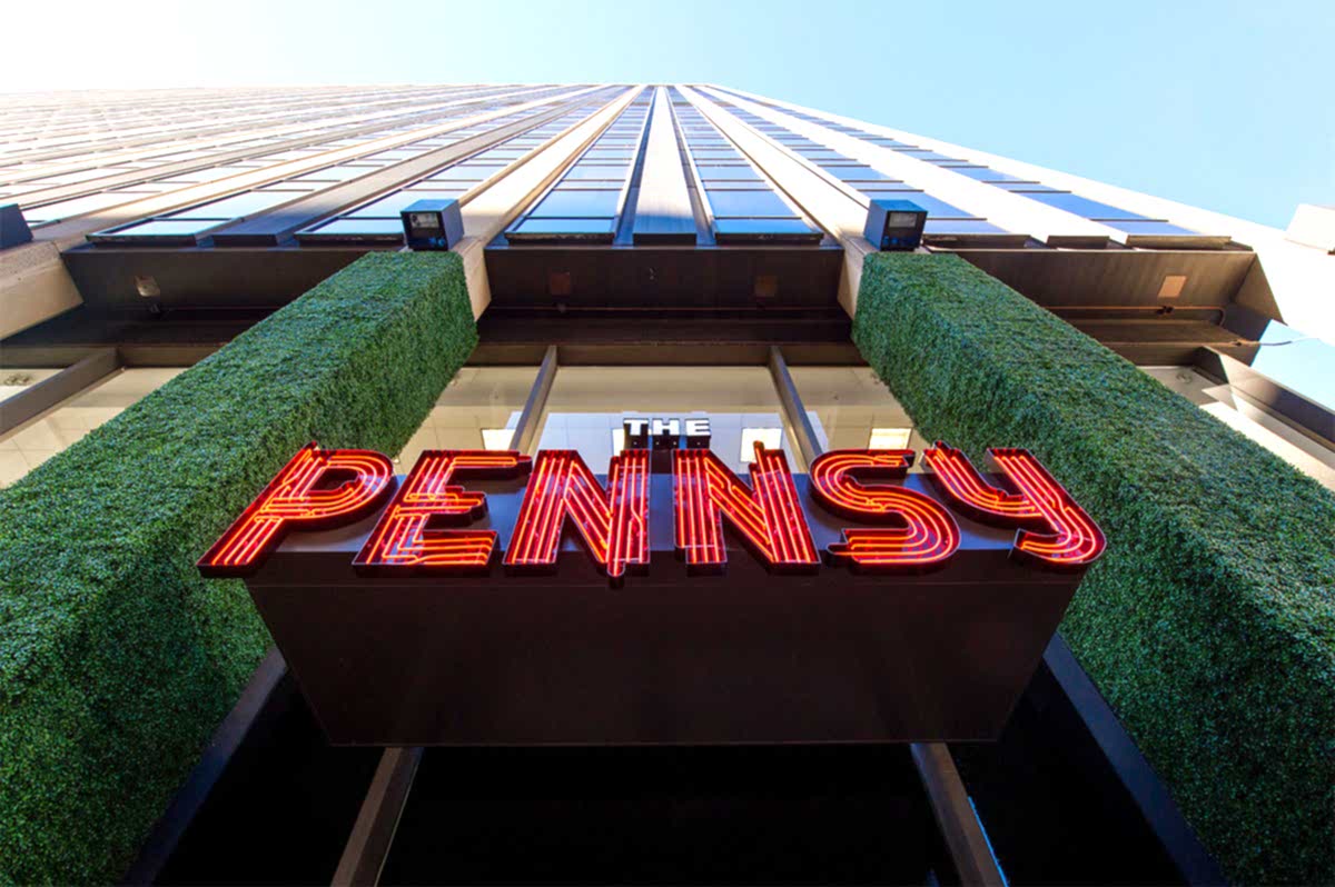 Как правильно повесить вывеску на магазин