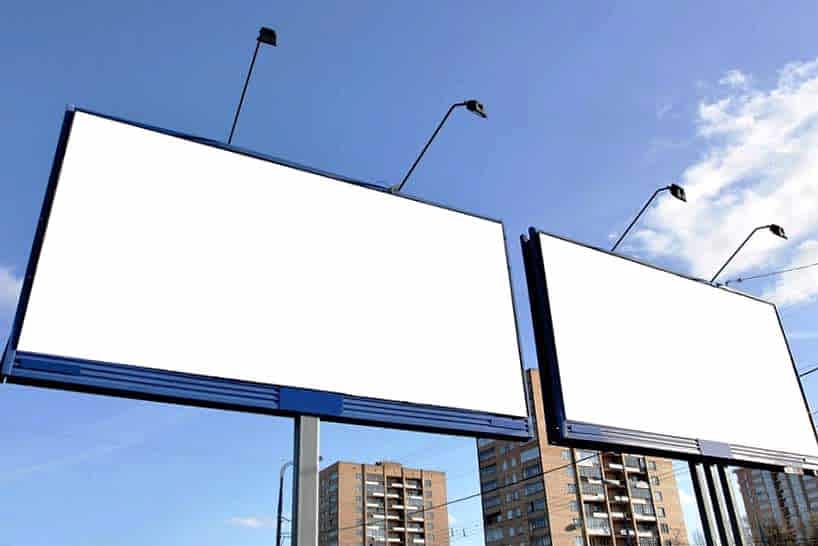 пустые места на рекламных билбордах