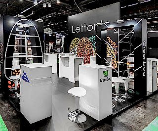 Пластиковый рекламный конструкция