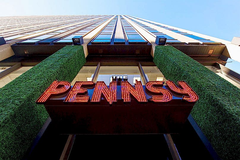 Как правильно повесить вывеску на магазин