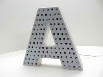 Буква со светодиодами